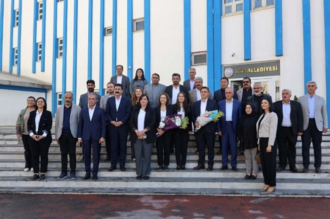 DEM Parti Heyetinden Ağrı Belediyesine Ziyaret