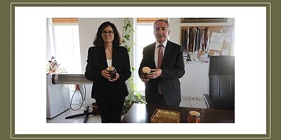 AİÇÜ Rektörü Prof. Dr. Karabulut liderliğinde ilk hasat yapıldı!