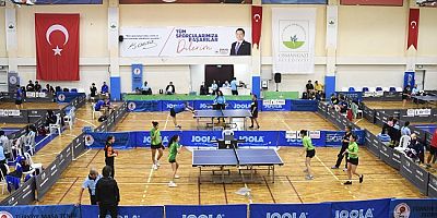 - Osmangazi Belediyesi masa tenisine ev sahipliği yaptı